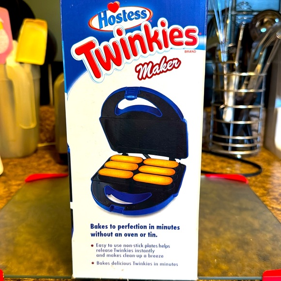 Good used condition: Hostess Twinkies Maker - Picture 3 of 3